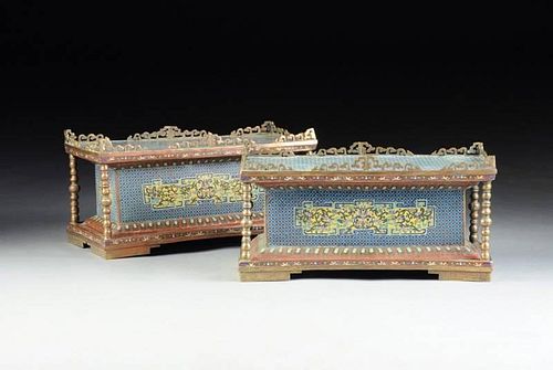 A PAIR OF CHINESE POLYCHROME ENAMELED