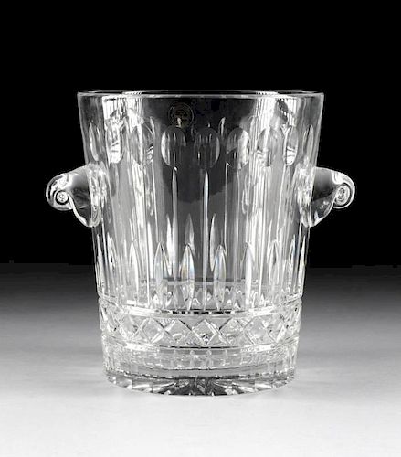 A GODFINGER CUT CRYSTAL TWO HANDLED 381dc0
