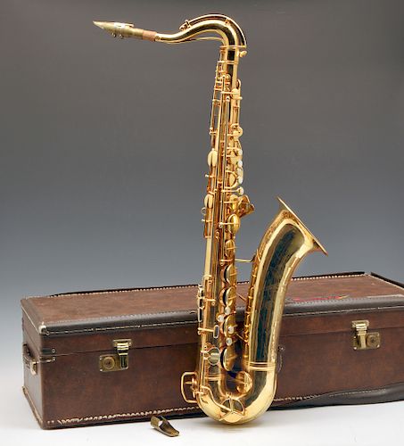 TENOR SAXOPHONE WITH CASE CG CONN 381e32