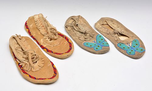 NATIVE AMERICAN MOCCASINS WITH BEADWORK,