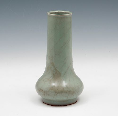 GUAN TYPE LUNGCHUAN CELADON BOTTLE 381f7d