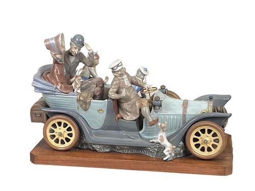 LLADRO PORCELAIN TOURING CARwith