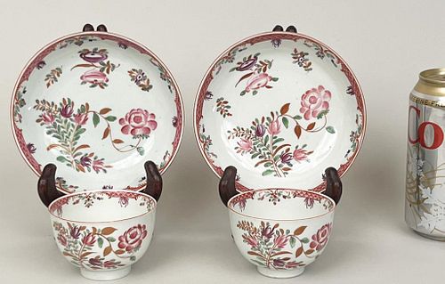 PAIR CHINESE EXPORT PORCELAIN CUPS/SAUCERSwith