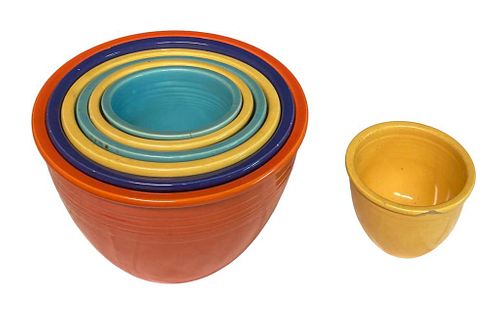 VINTAGE FIESTAWARE SEVEN NESTING MIXING