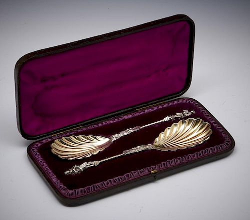 PAIR OF CASED APOSTLE SPOONSPair