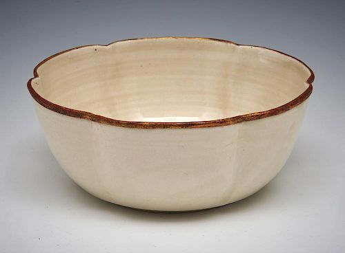 DING WARE CARVED FOLIATE BOWLDing
