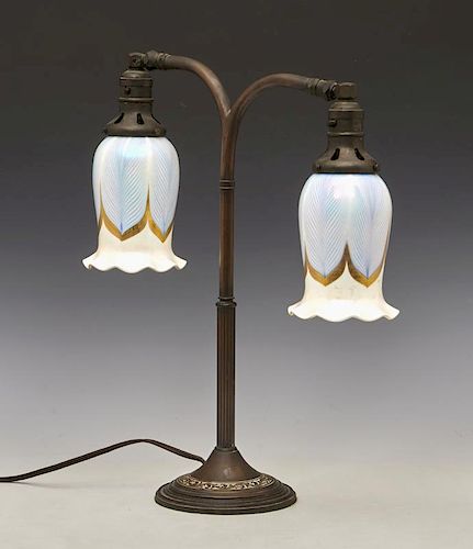 TABLE LAMP WITH 2 STEUBEN STYLE