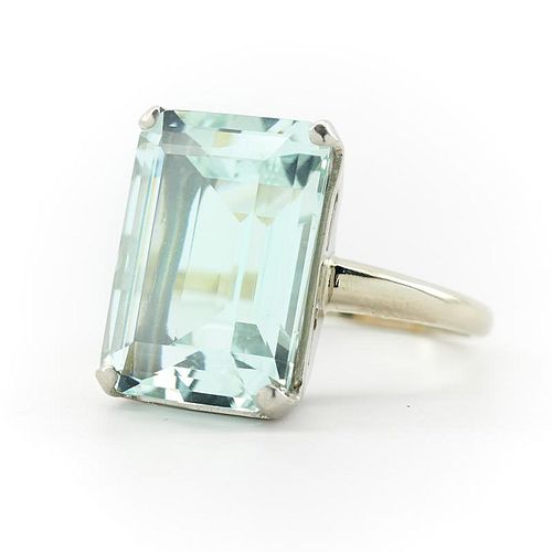 14K WHITE GOLD AND EMERALD CUT