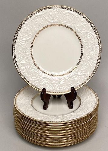 TWELVE WEDGEWOOD PORCELAIN PLATESin 3824b3