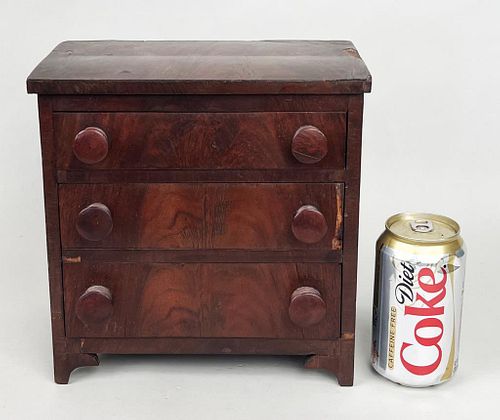 AMERICAN MINIATURE MAHOGANY THREE 3825de