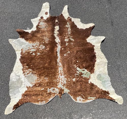BROWN WHITE COW HIDE RUGapproximately 38265b