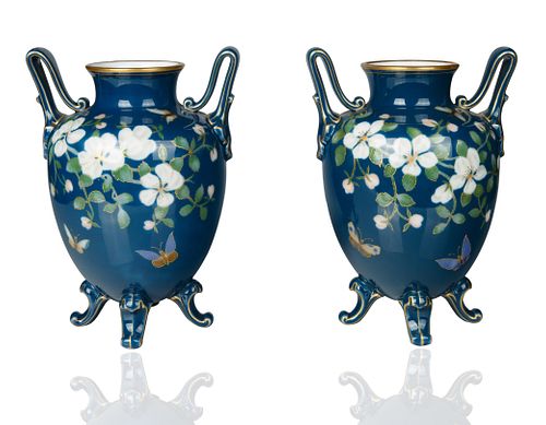 A PAIR PORCELAIN FLORAL AND TEAL