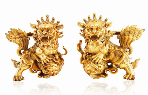 A PAIR OF CHINOISERIE GILT BRASS ORMOLU