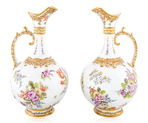 A PAIR OF FRENCH SAMSON STYLE PORCELAIN