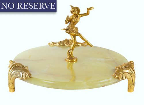 AN ONYX SCULPTURE WITH GILT JESTER  3804e7