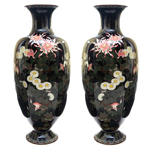 A PAIR OF JAPANESE METAL AND CLOISONNE 3805f2