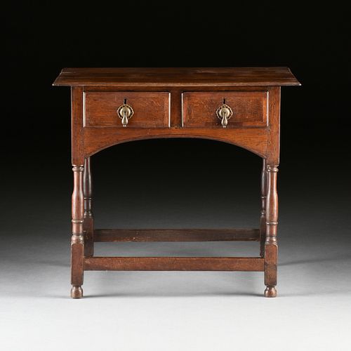 A WILLIAM MARY OAK SIDE TABLE  380aae