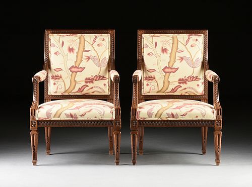 A PAIR OF LOUIS XVI STYLE CARVED 380ad8