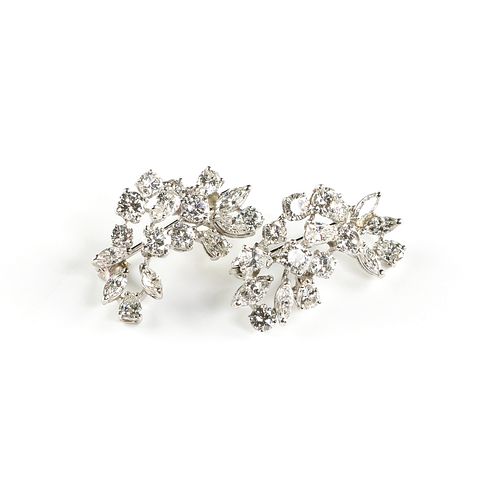 A PAIR OF HARRY WINSTON STYLE PLATINUM