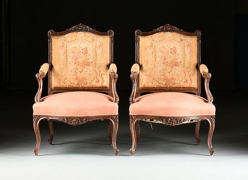 A PAIR OF LOUIS XV STYLE FLORAL