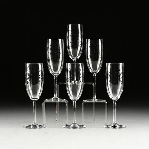 A SET OF THIRTY SIX BACCARAT CRYSTAL 380d17