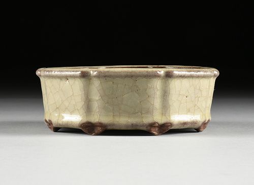 A CHINESE GUAN WARE CREAM CRACKLE