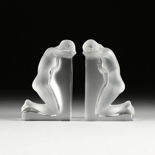 A PAIR OF LALIQUE FROSTED CRYSTAL 380f2a