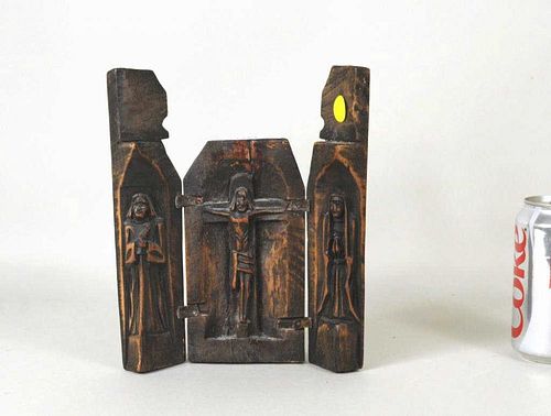 ARGENTINIAN CARVED WOOD TRIPTYCH 3836a8
