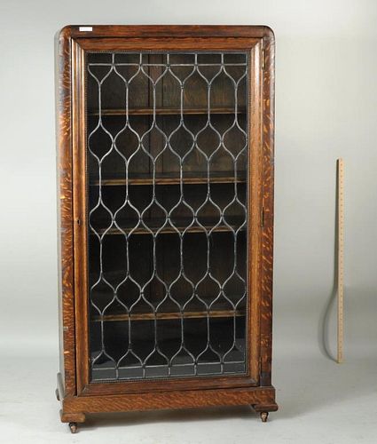 OAK CHINA CABINET, SINGLE LEADED GLASS