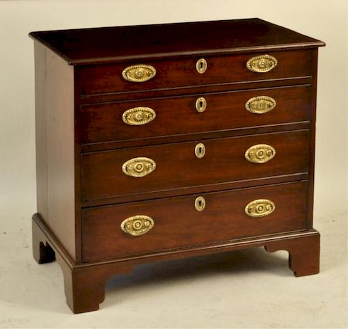 GEORGE III MAHOGANY BACHELOR CHESTDiminutive 383899