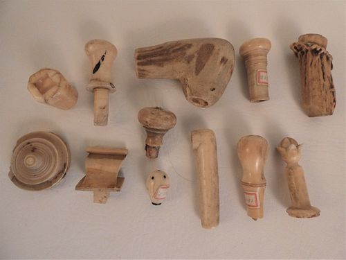 12 CARVED BONE ITEMSLot antique