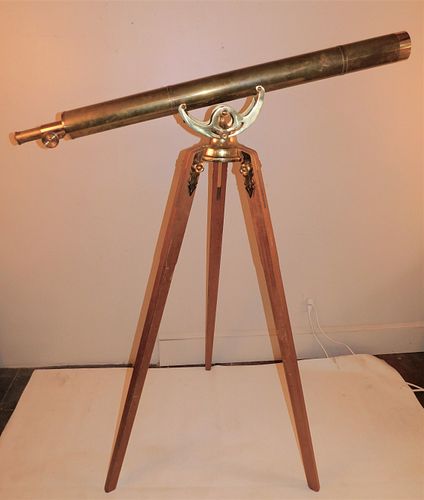 BAUSCH & LOMB TELESCOPE ON TRIPODLarge