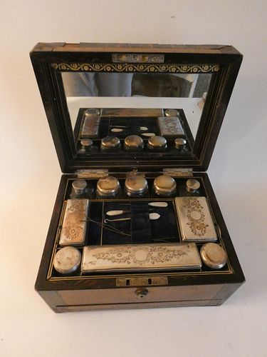 ANTIQUE ENGLISH VANITY BOX19th 383bf9