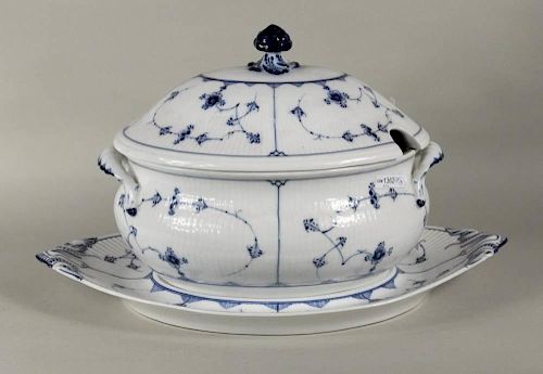 ROYAL COPENHAGEN PORCELAIN TUREEN 383c88