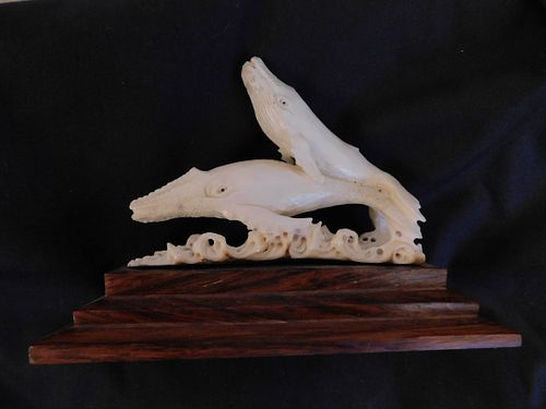 ANTLER CARVING WITH WHALESFinely 383e3a