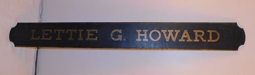 OLD WOOD SIGN HOWARDOld painted 383e72
