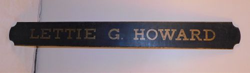 OLD WOOD SIGN HOWARDOld painted