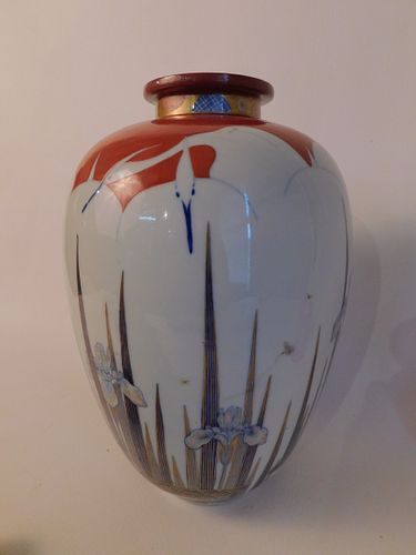 OLD JAPANESE VASE WITH CRANESFine