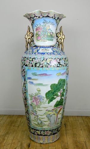 LARGE CHINESE PORCELAIN FLOOR VASELarge