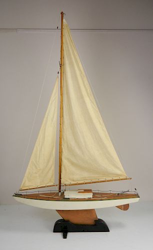 SAILBOAT MODEL WITH STANDCanvas