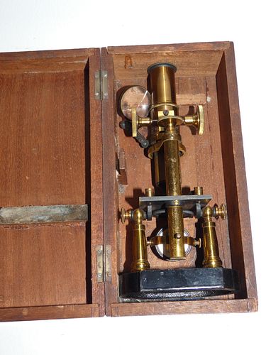 ANTIQUE BRASS PORTABLE MICROSCOPE19th 3842ba