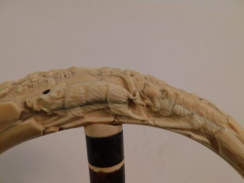 ANTIQUE CARVED BONE CANE DOG 3842df