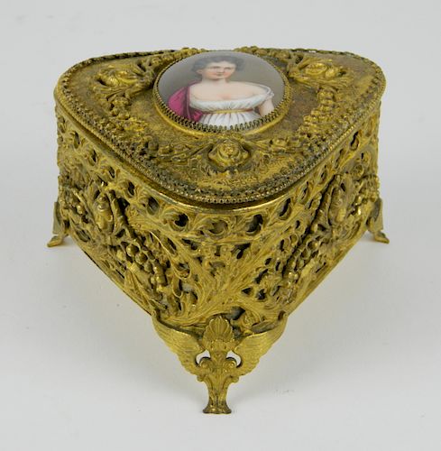 GOLD DORE METAL JEWELRY BOXGold