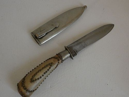 1858 BOWIE KNIFEAntique stag-handled