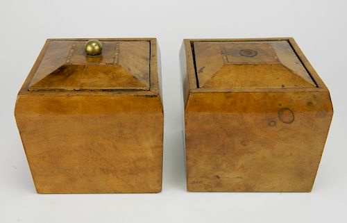 PAIR OF TEA CADDIESPair of tea 38434b