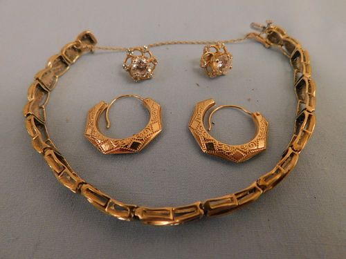 GOLD BRACELET & EARRINGSLot of