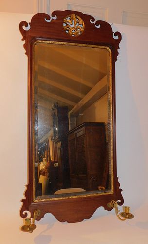 18TH C. AMERICAN CHIPPENDALE MIRRORFine