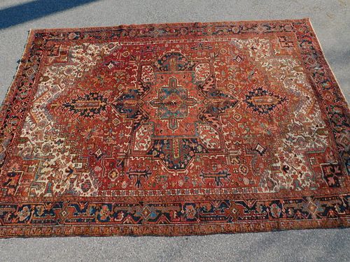 ANTIQUE HERIZ CARPETSemi antique 3844d2