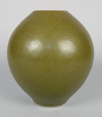CHINESE CERAMIC VASEChinese ceramic 38459f