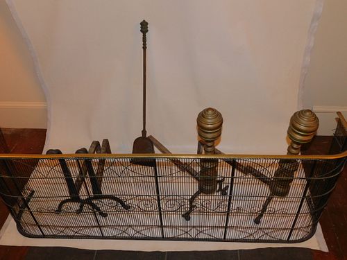 LOT 5 FIREPLACE ITEMS WIRE SCREENLot 38469f